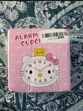 Hello Kitty white Cute Cat Alarm Clock -